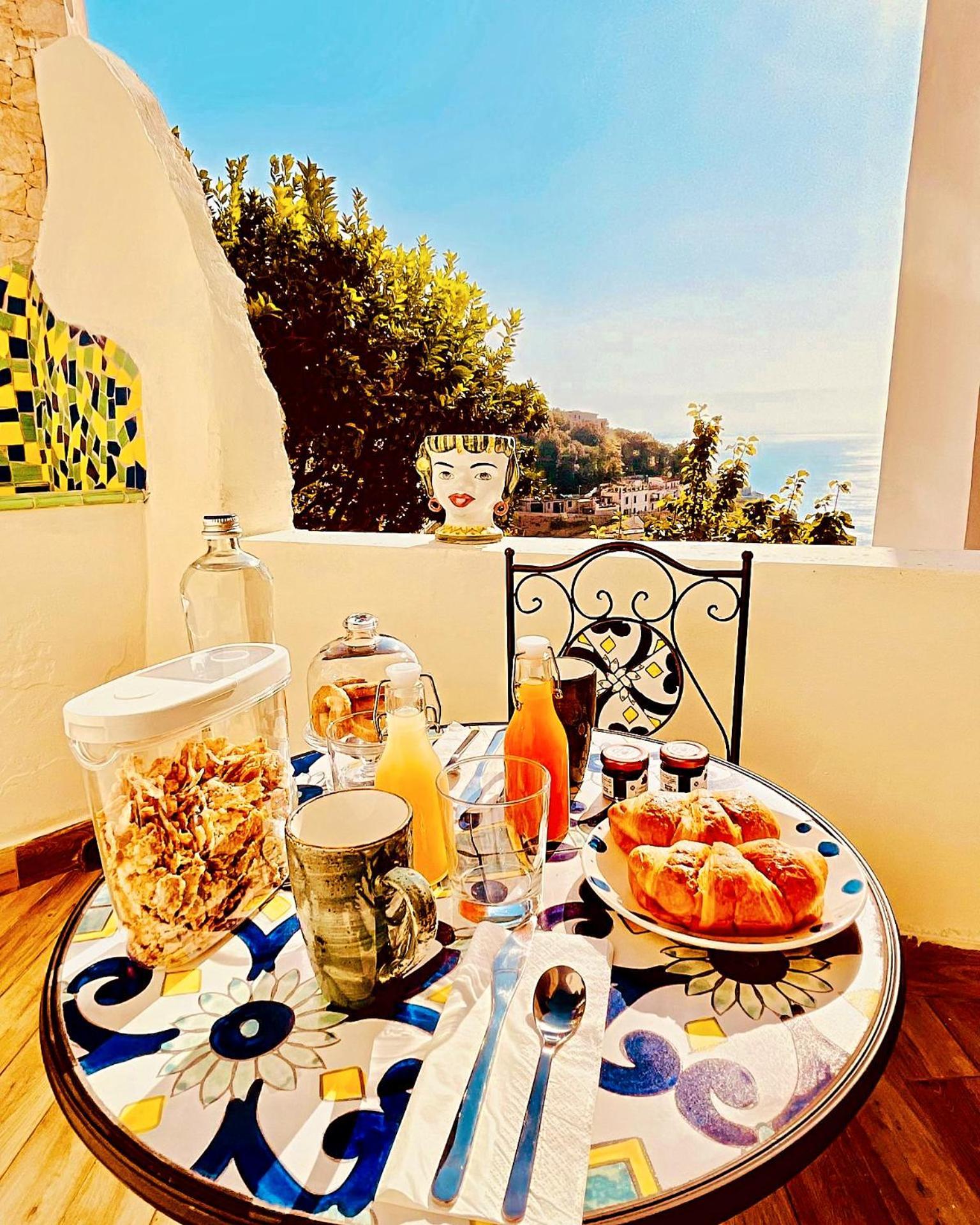 Appartamento Borgo Virginia - Sea View In Amalfi Coast Vietri Esterno foto